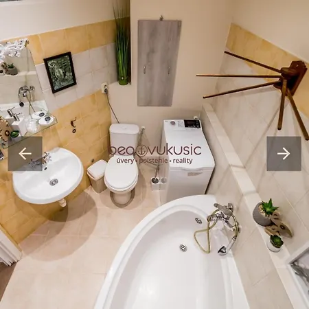 Apartment Tiny *